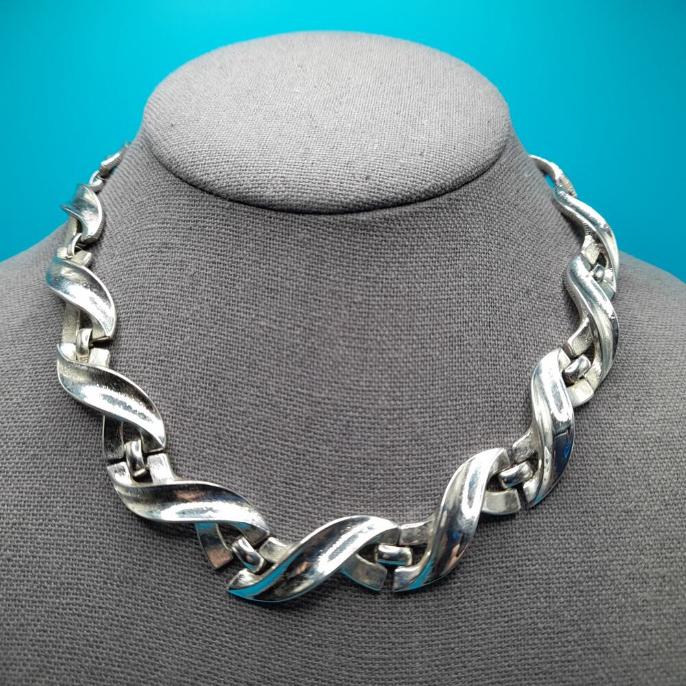 Vintage Trifari Rhodium Choker Necklace Curved X Link Trifanium